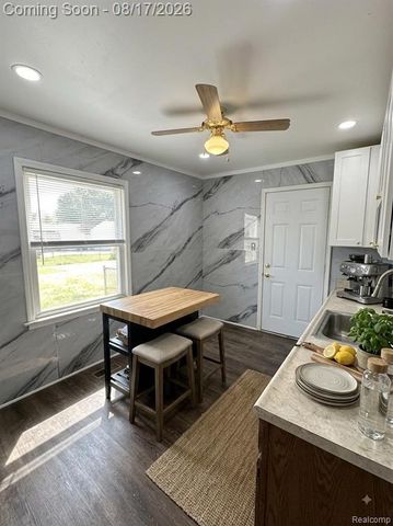 11244 Sherman Avenue, Warren, MI 48089