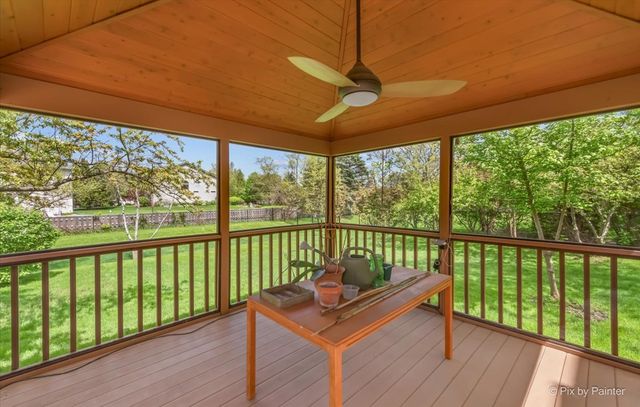 402 Meadow Ridge Lane, Prospect Heights, IL 60070