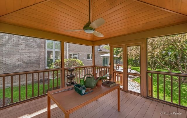 402 Meadow Ridge Lane, Prospect Heights, IL 60070