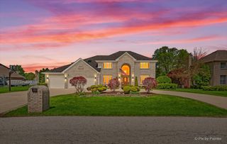 402 Meadow Ridge Lane, Prospect Heights, IL 60070