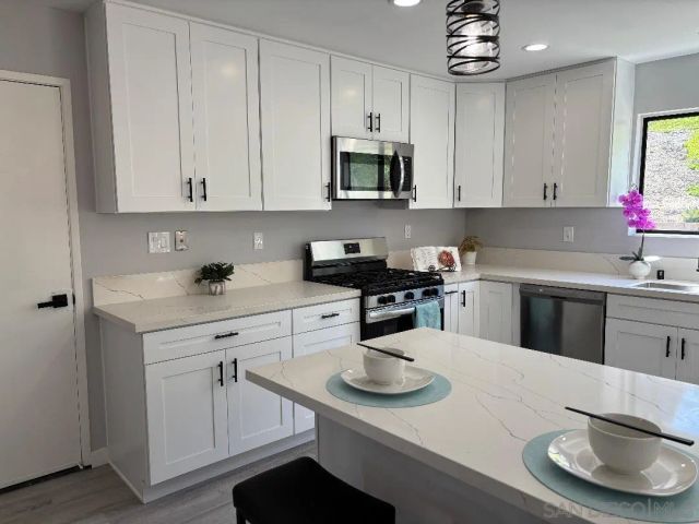 9211 Todos Santos, Santee, CA 92071