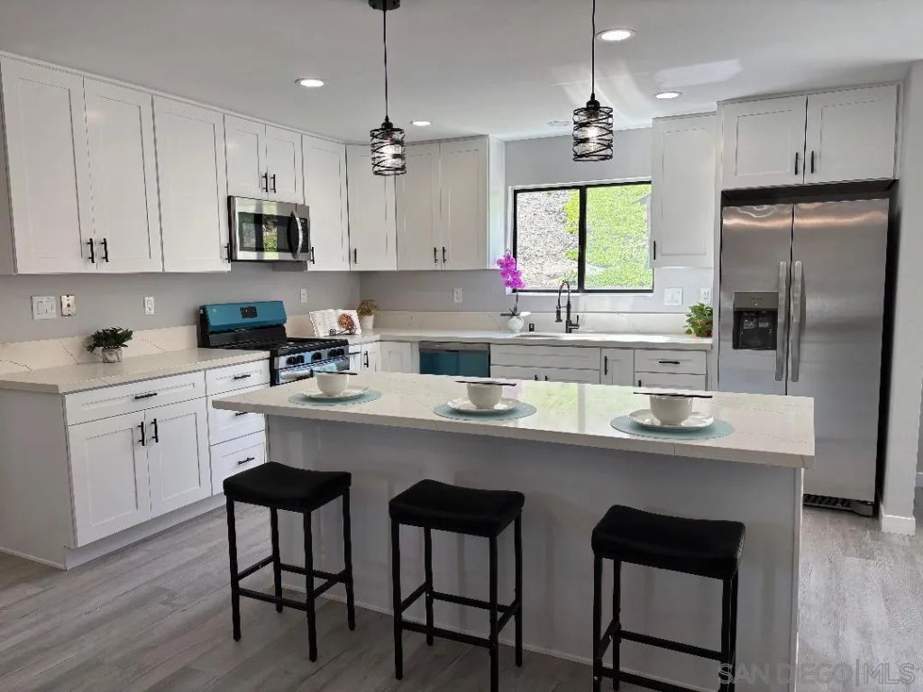 9211 Todos Santos, Santee, CA 92071