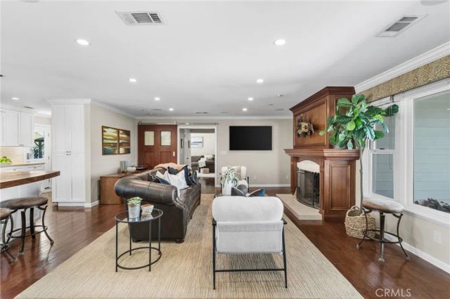 18612 Newton Avenue, North Tustin, CA 92705