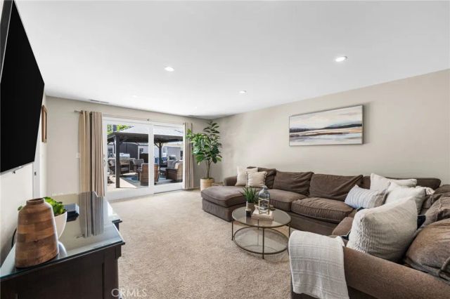 18612 Newton Avenue, North Tustin, CA 92705