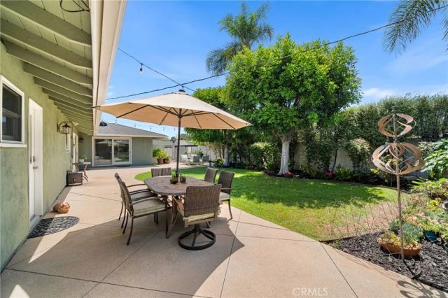 18612 Newton Avenue, North Tustin, CA 92705