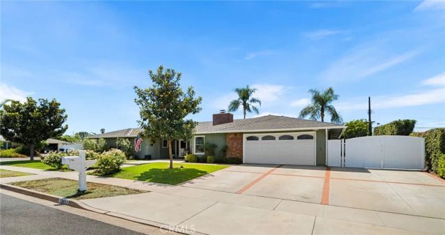 18612 Newton Avenue, North Tustin, CA 92705