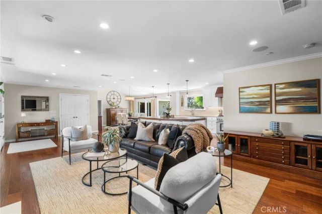 18612 Newton Avenue, North Tustin, CA 92705