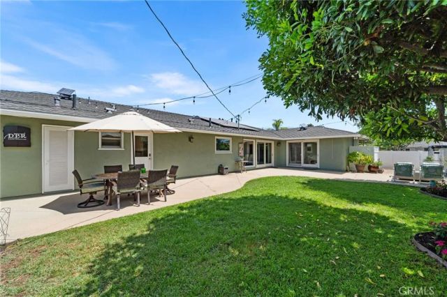 18612 Newton Avenue, North Tustin, CA 92705