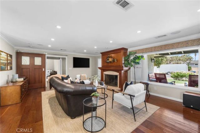 18612 Newton Avenue, North Tustin, CA 92705