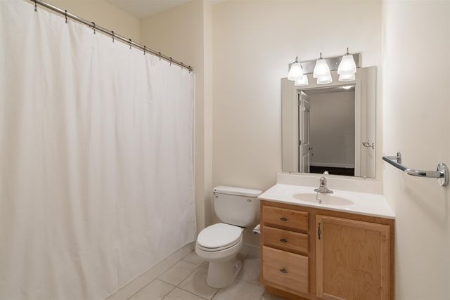 370 Farrell St Apt 114, South Burlington, VT 05403