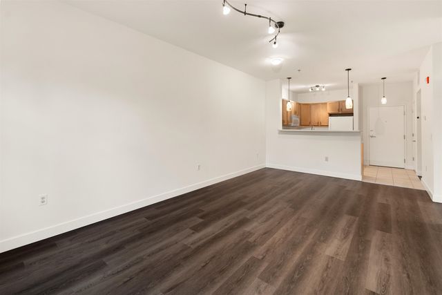 370 Farrell St Apt 114, South Burlington, VT 05403