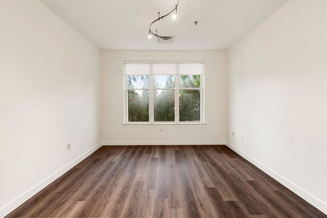 370 Farrell St Apt 114, South Burlington, VT 05403