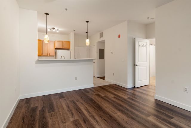 370 Farrell St Apt 114, South Burlington, VT 05403
