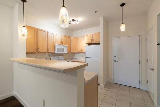 370 Farrell St Apt 114, South Burlington, VT 05403
