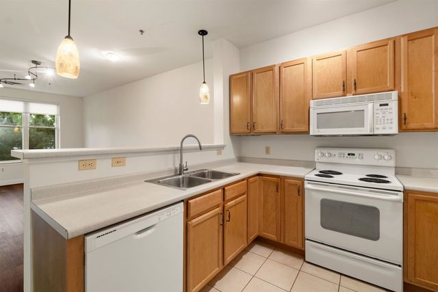 370 Farrell St Apt 114, South Burlington, VT 05403