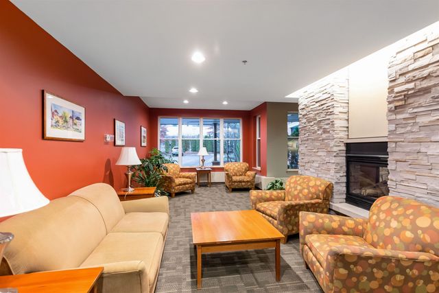 370 Farrell St Apt 114, South Burlington, VT 05403