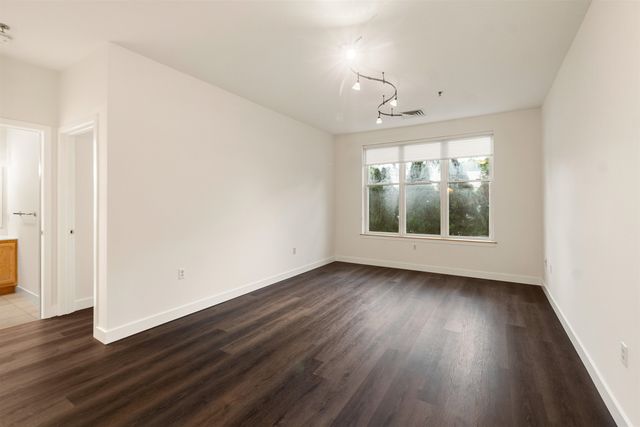 370 Farrell St Apt 114, South Burlington, VT 05403