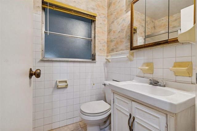 1001 HULL STREET S, Gulfport, FL 33707