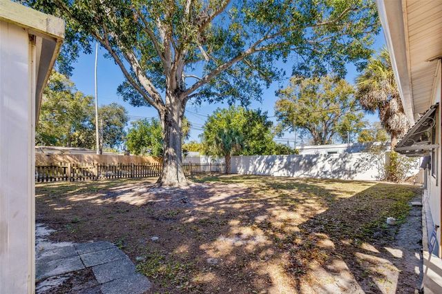 1001 HULL STREET S, Gulfport, FL 33707