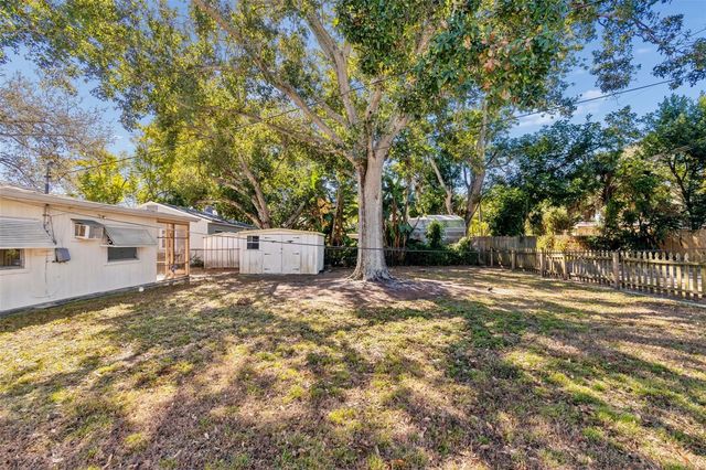 1001 HULL STREET S, Gulfport, FL 33707