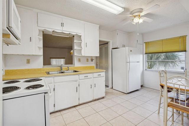 1001 HULL STREET S, Gulfport, FL 33707