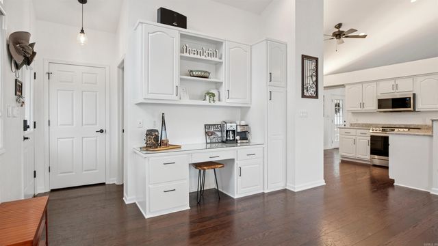 1 Hartura Point, Hot Springs Village, AR 71909