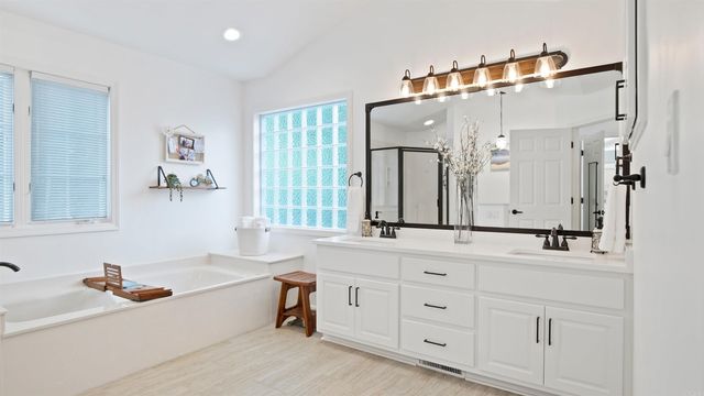 1 Hartura Point, Hot Springs Village, AR 71909