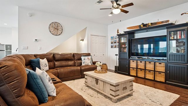 1 Hartura Point, Hot Springs Village, AR 71909