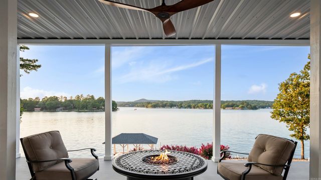 1 Hartura Point, Hot Springs Village, AR 71909