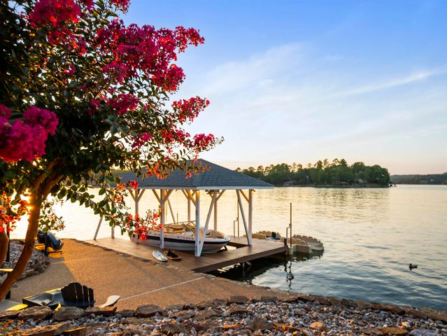 1 Hartura Point, Hot Springs Village, AR 71909