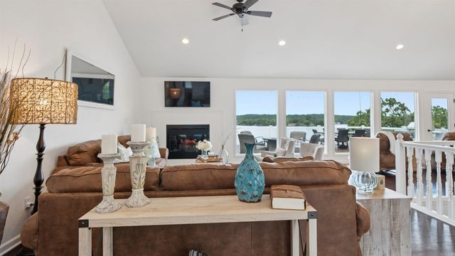 1 Hartura Point, Hot Springs Village, AR 71909