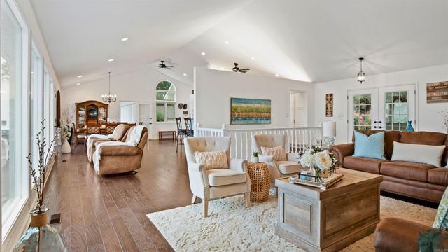 1 Hartura Point, Hot Springs Village, AR 71909