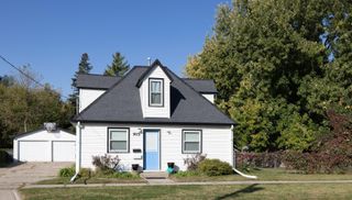 915 9th Street N, Moorhead, MN 56560