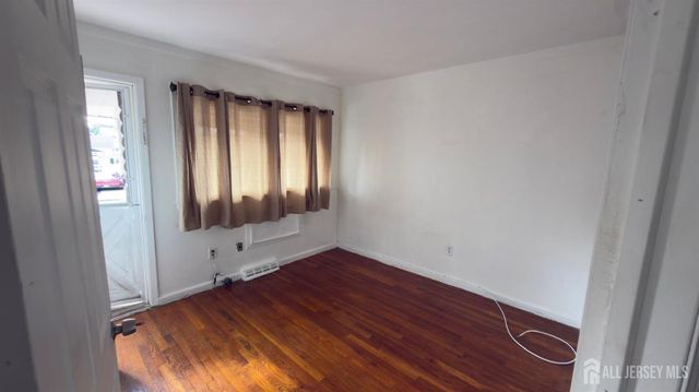 690 W Side Avenue W, Perth Amboy, NJ 08861