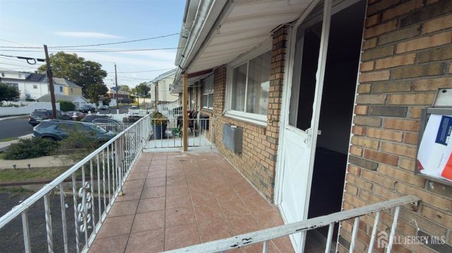 690 W Side Avenue W, Perth Amboy, NJ 08861