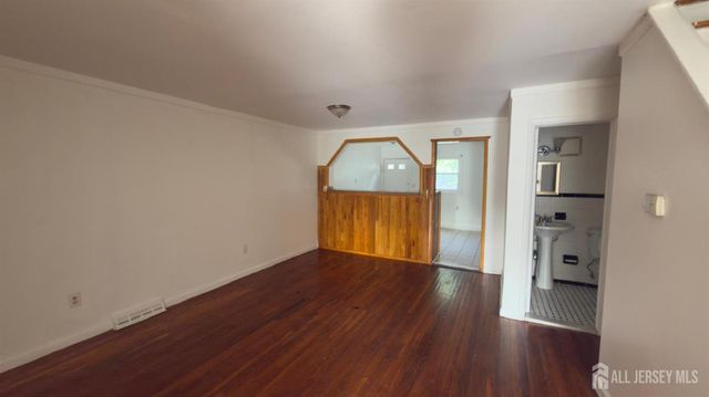 690 W Side Avenue W, Perth Amboy, NJ 08861