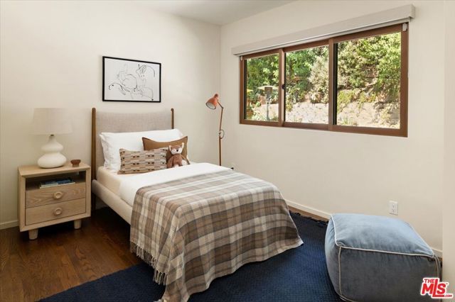 1011 W Mountain Street, Glendale, CA 91202
