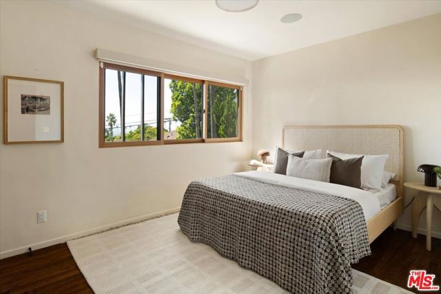 1011 W Mountain Street, Glendale, CA 91202