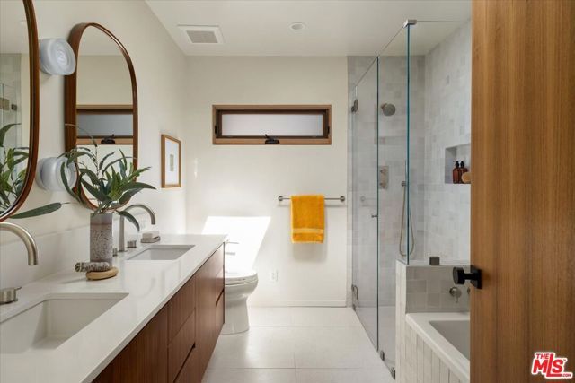 1011 W Mountain Street, Glendale, CA 91202