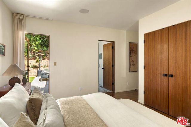 1011 W Mountain Street, Glendale, CA 91202