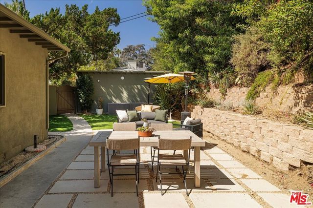 1011 W Mountain Street, Glendale, CA 91202