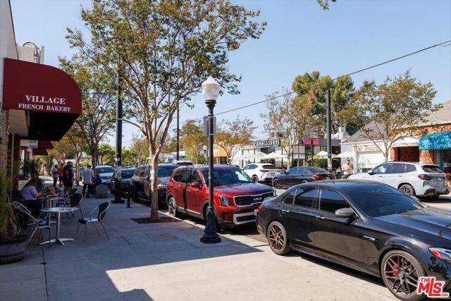 1011 W Mountain Street, Glendale, CA 91202