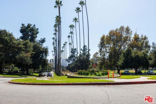 1011 W Mountain Street, Glendale, CA 91202
