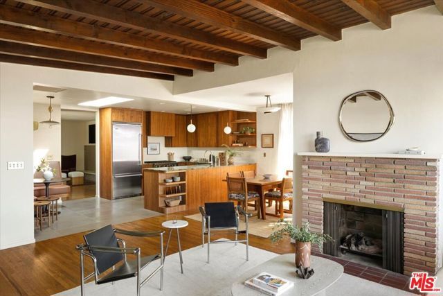 1011 W Mountain Street, Glendale, CA 91202