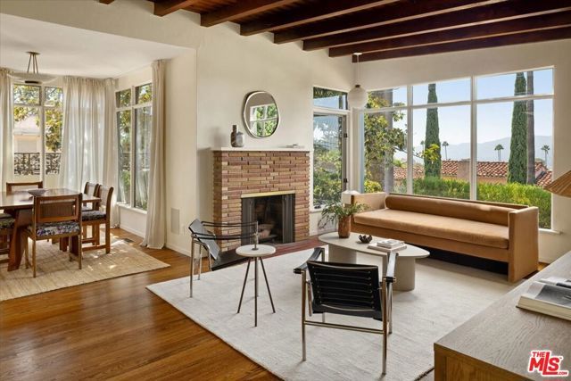 1011 W Mountain Street, Glendale, CA 91202