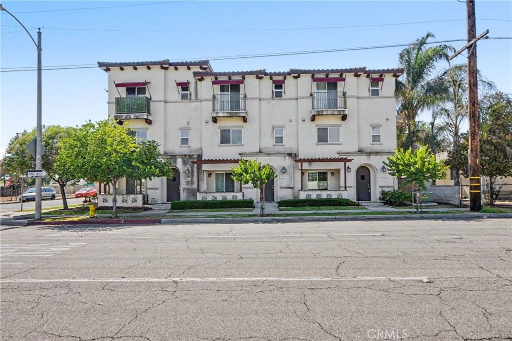 201 N Azusa Avenue 6, Azusa, CA 91702