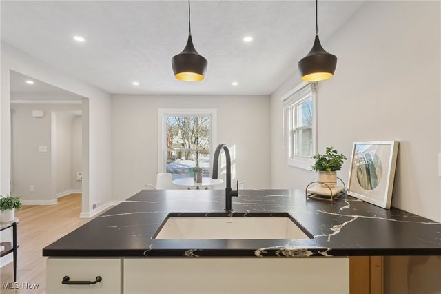 3798 Grosvenor Road, South Euclid, OH 44118