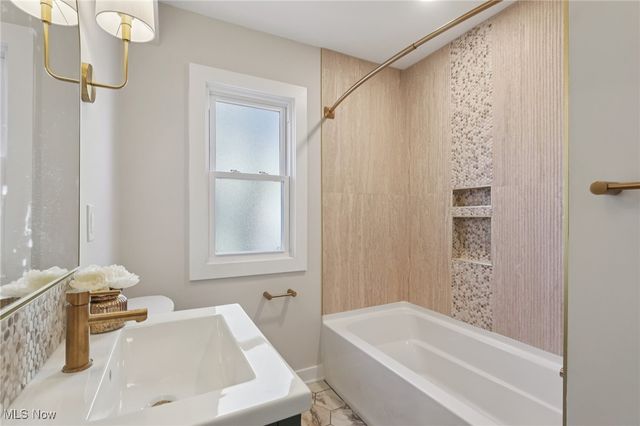 3798 Grosvenor Road, South Euclid, OH 44118