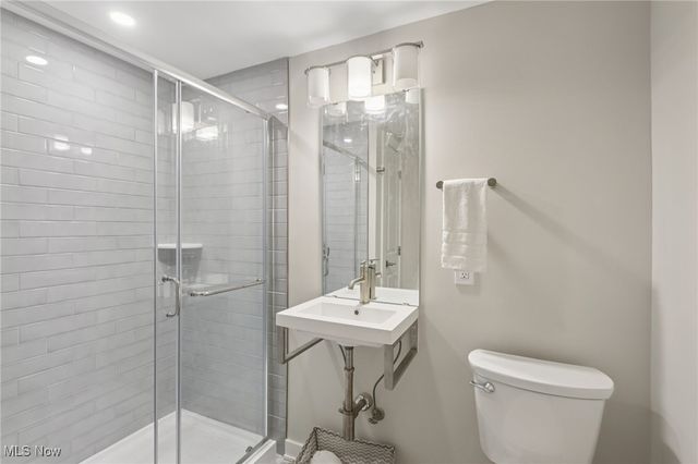 3798 Grosvenor Road, South Euclid, OH 44118