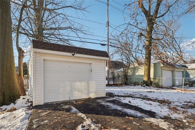 3798 Grosvenor Road, South Euclid, OH 44118